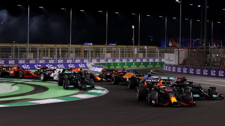 Salida de un GP en Abu Dabi