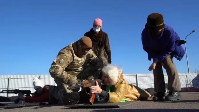 Bisabuela se une a la milicia