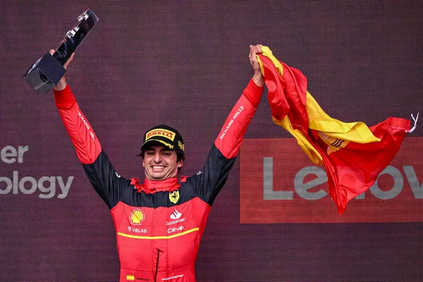 Carlos Sainz en el podio
