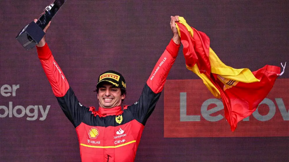 Carlos Sainz en el podio