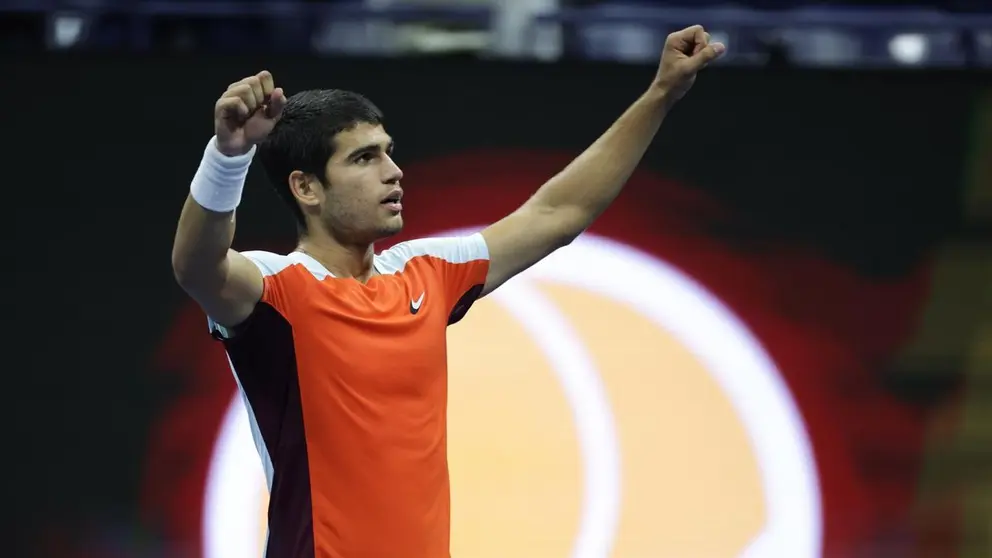 Carlos Alcaraz celebrando su victoria Fuente Sport