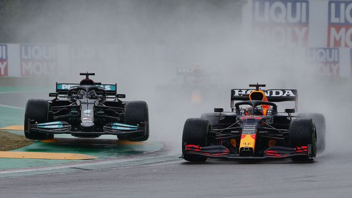 Adelantamiento de la victoria de Max Verstappen a Lewis Hamilton